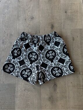 Reborn Black and White Patterned Knit Shorts